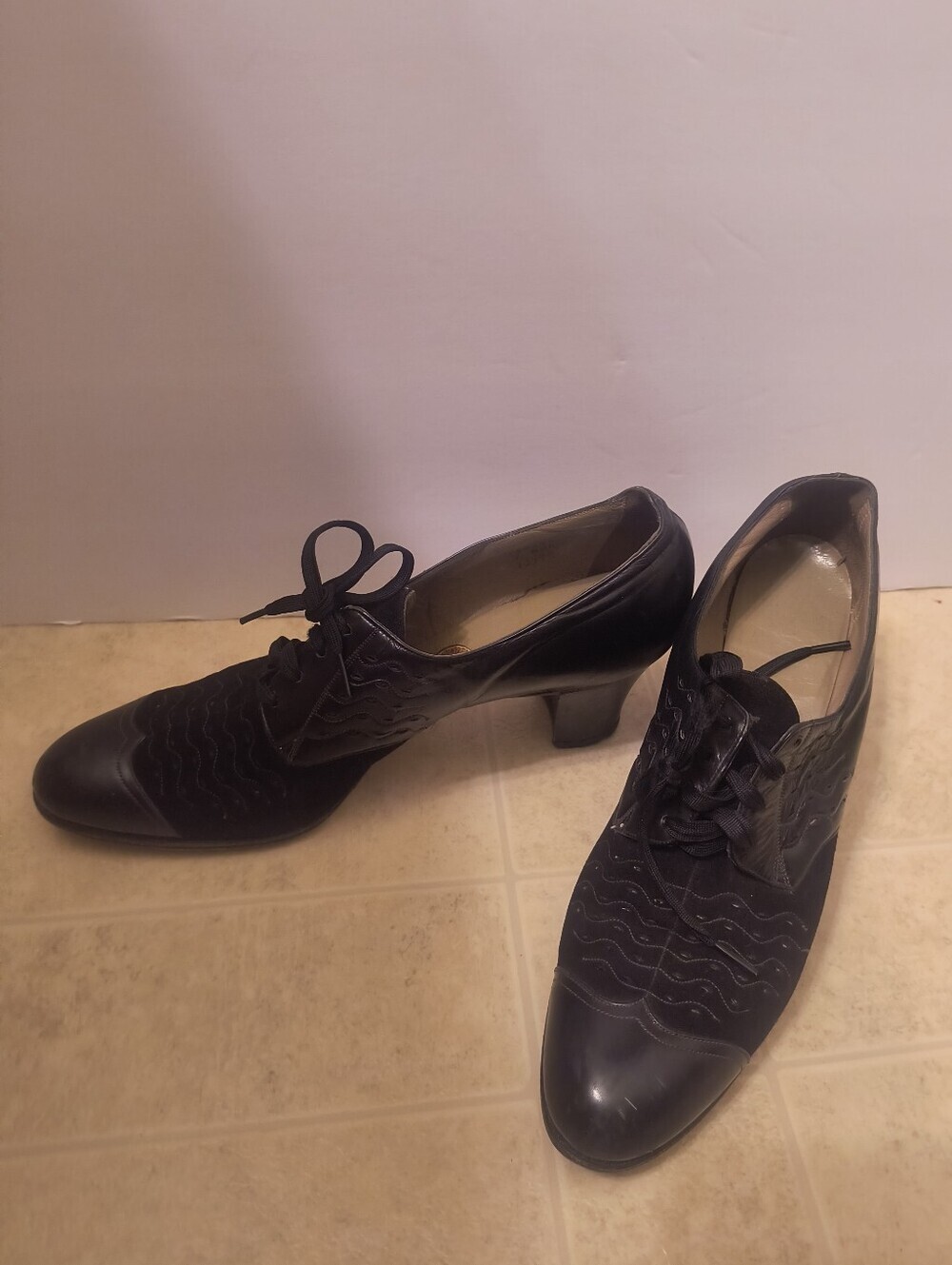 Rare True Vintage Pre-WWII Red Cross Shoe Oxford Pumps
